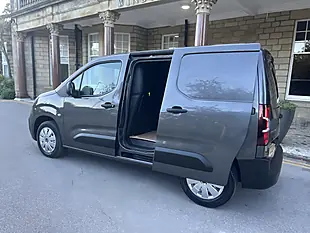 Used 2023 Citroen Berlingo Enterprise Edition Metallic Platinum Grey - Interior and Exterior details 4