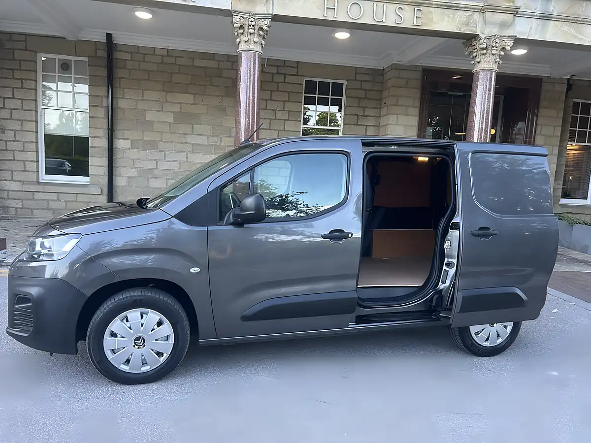 Used 2023 Citroen Berlingo Enterprise Edition Metallic Platinum Grey - Interior and Exterior details 6