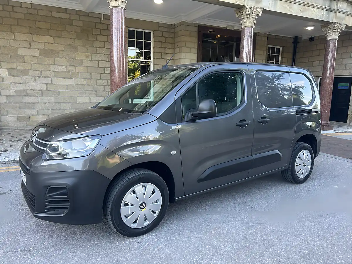 Used 2023 Citroen Berlingo Enterprise Edition Metallic Platinum Grey - Interior and Exterior details 9