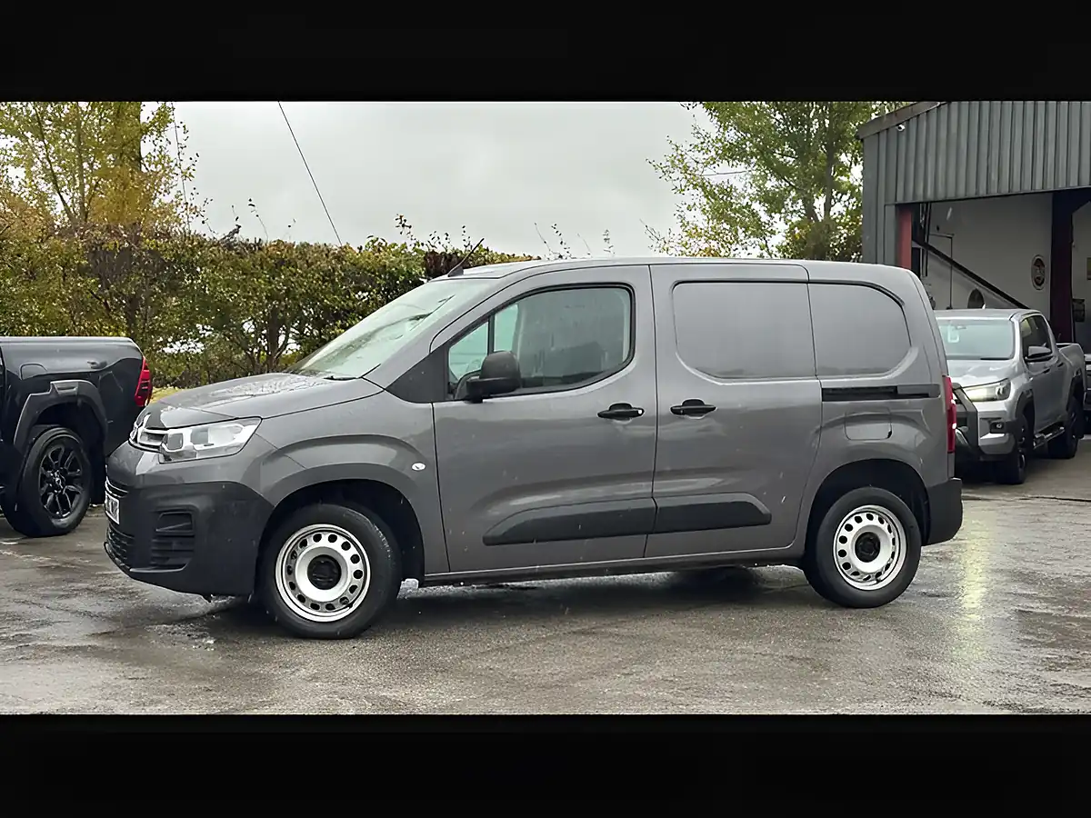 Used 2023 Citroen Berlingo Enterprise Edition Platinum Grey - Interior and Exterior details 10