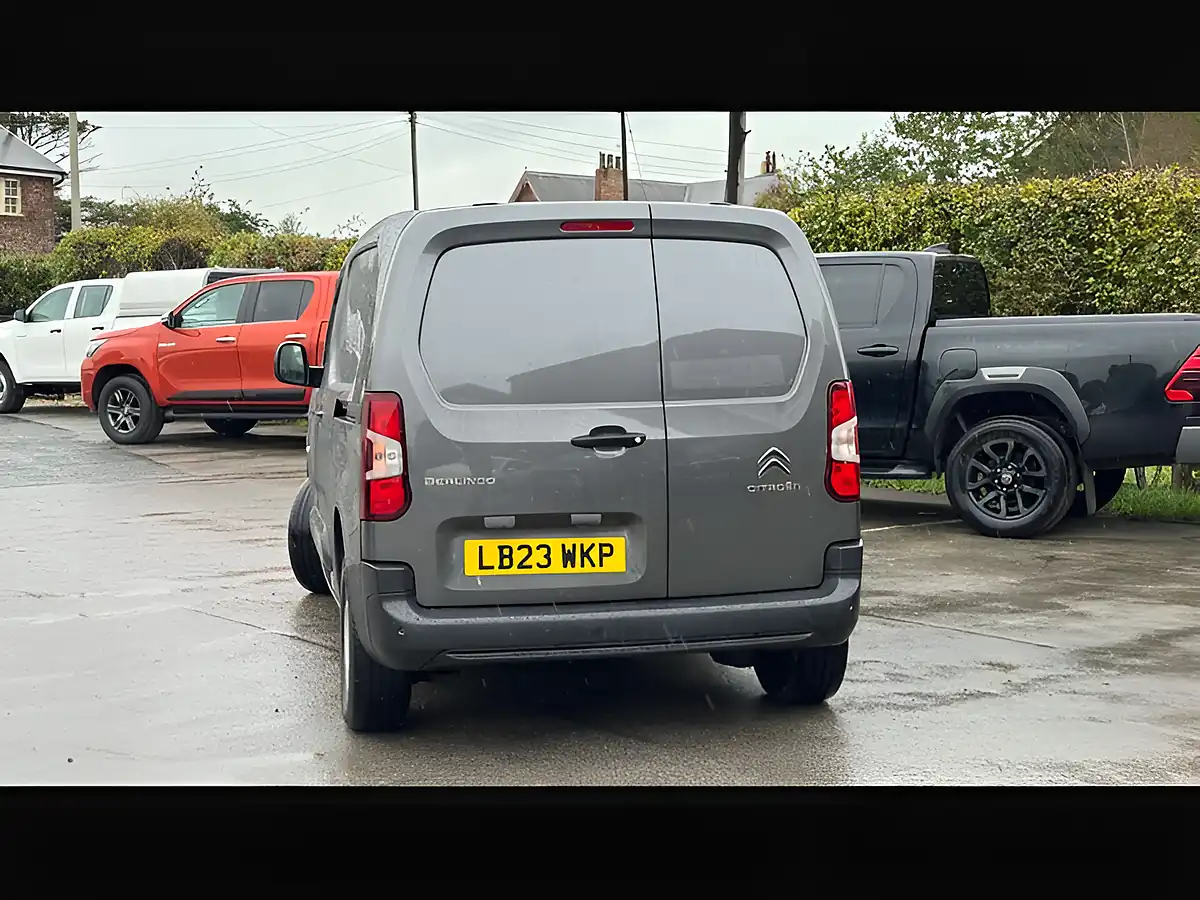 Used 2023 Citroen Berlingo Enterprise Edition Platinum Grey - Interior and Exterior details 12