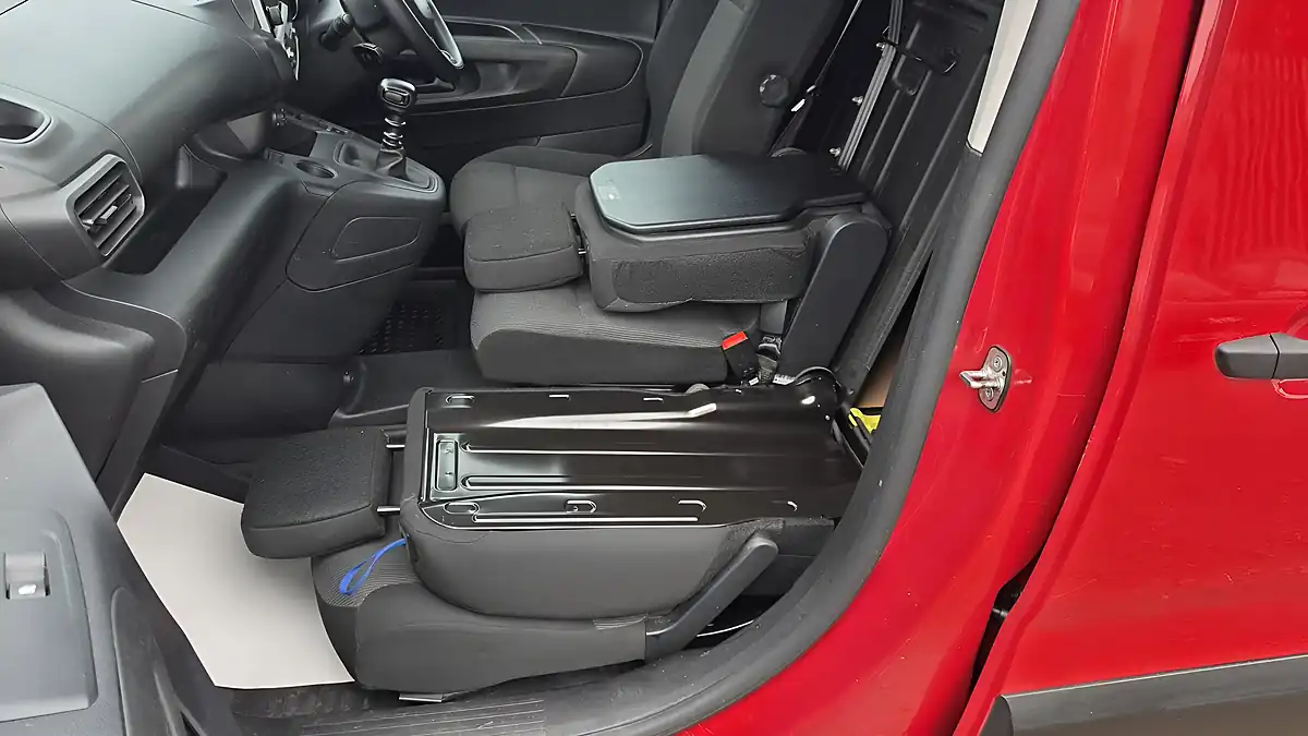 Used 2023 Citroen Berlingo Enterprise Edition Red - Interior and Exterior details 17