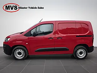 Used 2023 Citroen Berlingo Enterprise Edition Red - Interior and Exterior details 4
