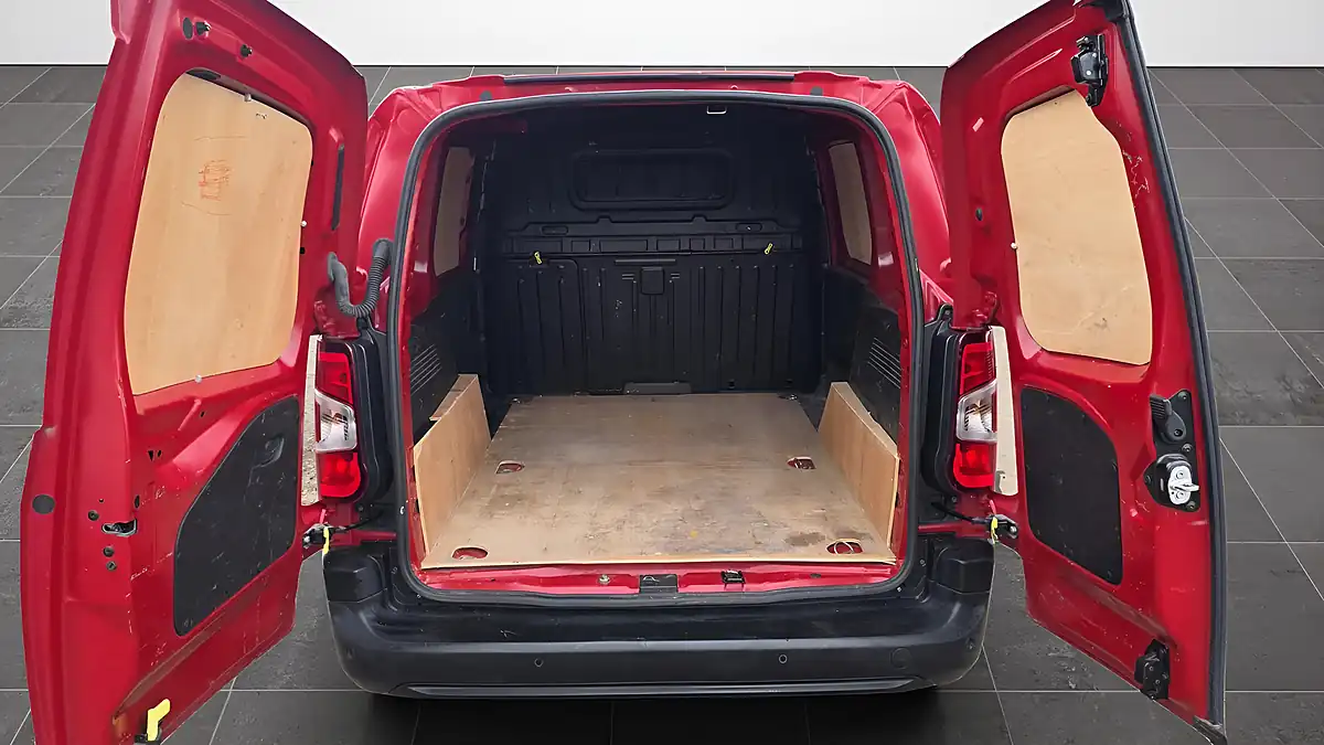 Used 2023 Citroen Berlingo Enterprise Edition Red - Interior and Exterior details 9