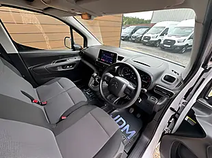 Used 2023 Citroen Berlingo Enterprise Edition White - Interior and Exterior details 16