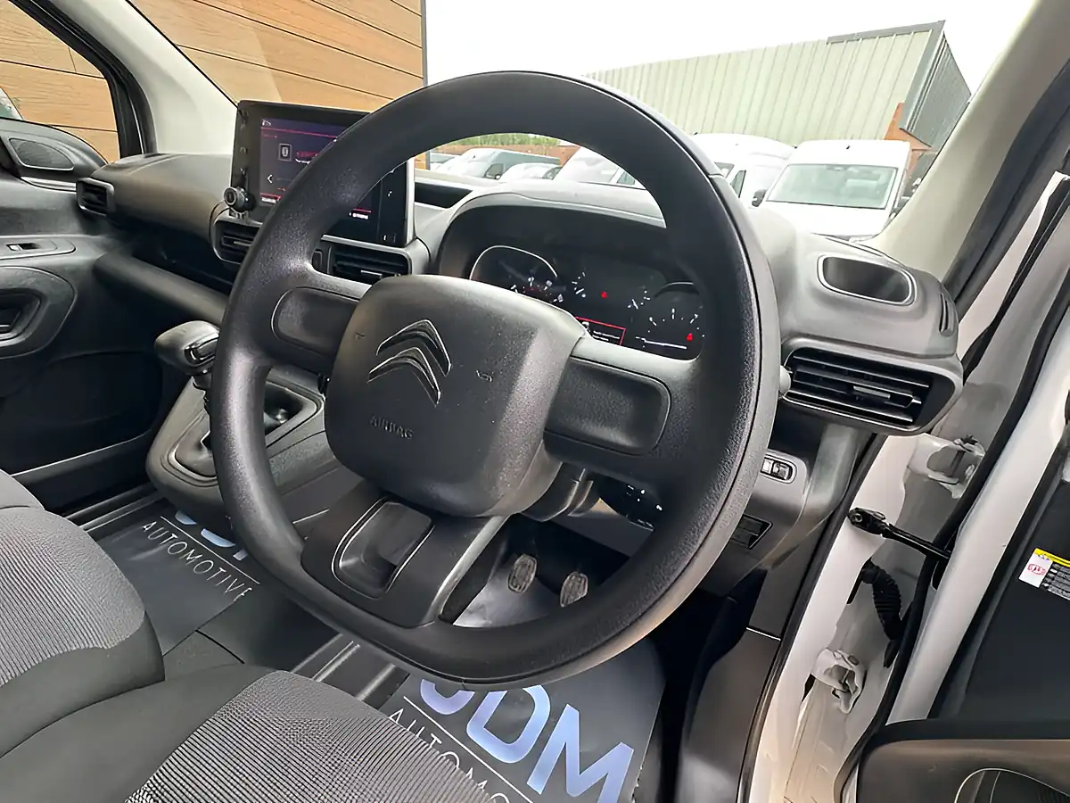 Used 2023 Citroen Berlingo Enterprise Edition White - Interior and Exterior details 17