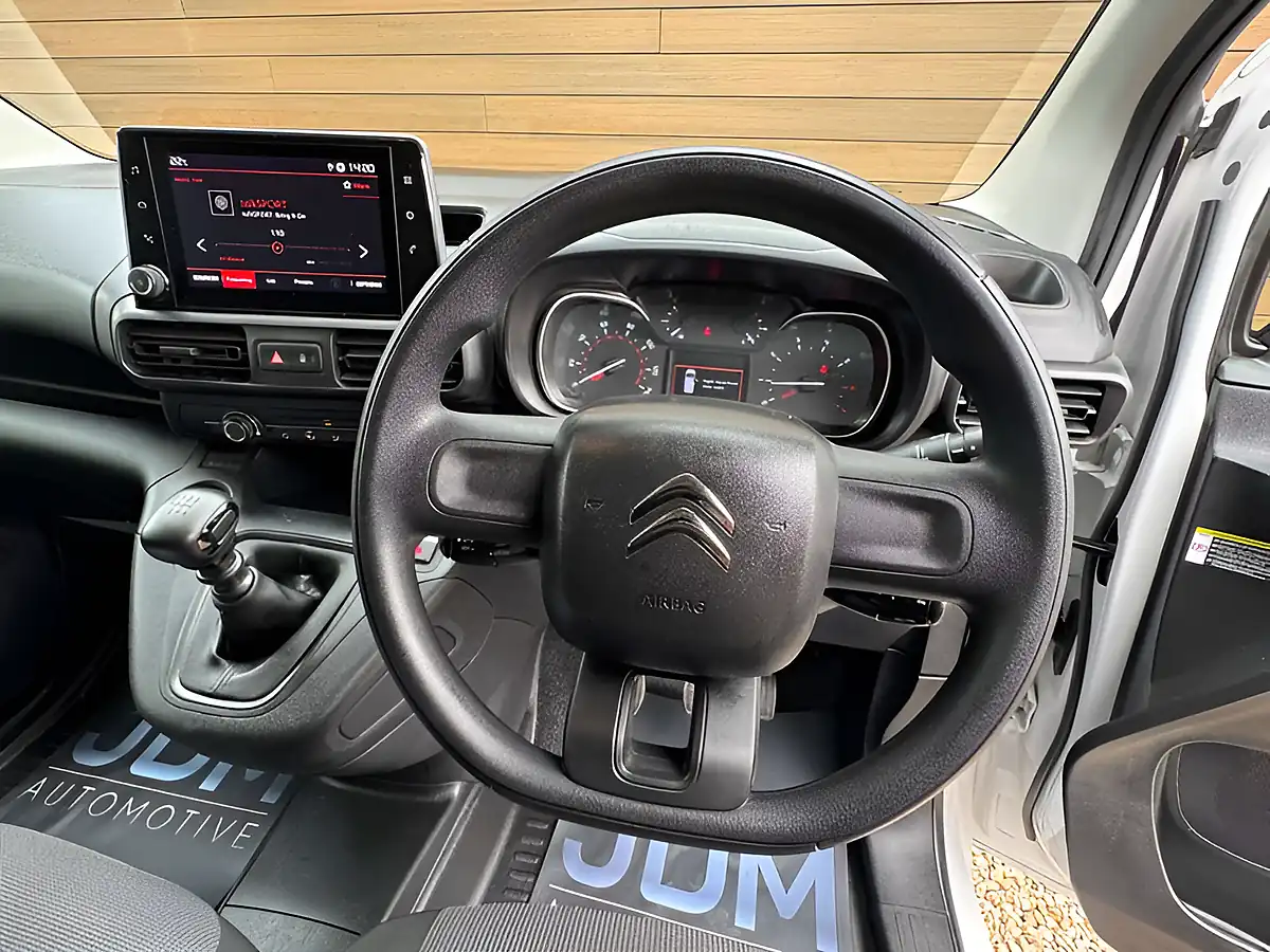 Used 2023 Citroen Berlingo Enterprise Edition White - Interior and Exterior details 18
