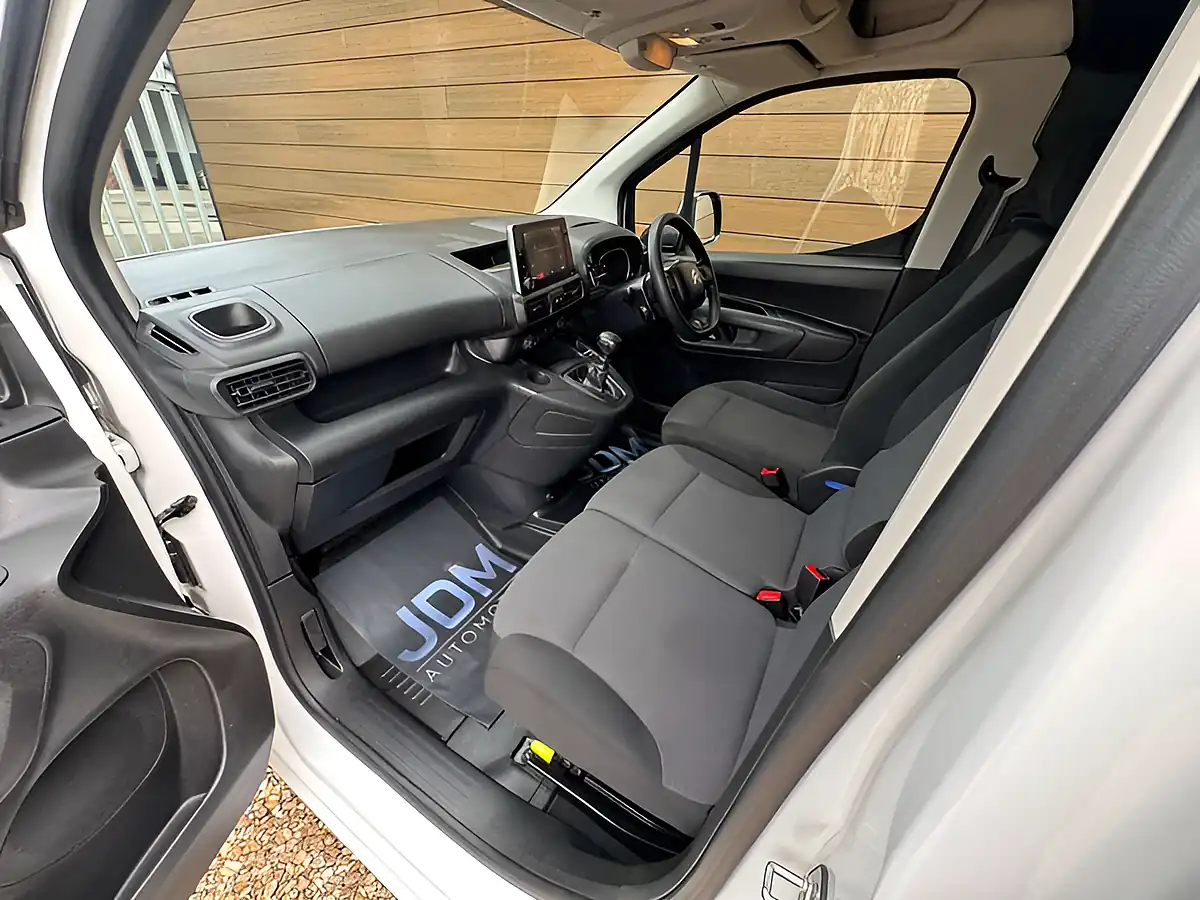 Used 2023 Citroen Berlingo Enterprise Edition White - Interior and Exterior details 20