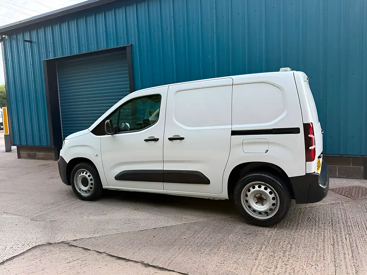 Used 2023 Citroen Berlingo Enterprise Edition White - Interior and Exterior details 10