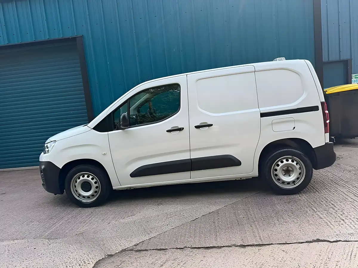 Used 2023 Citroen Berlingo Enterprise Edition White - Interior and Exterior details 12