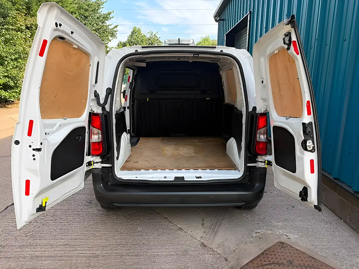Used 2023 Citroen Berlingo Enterprise Edition White - Interior and Exterior details 15