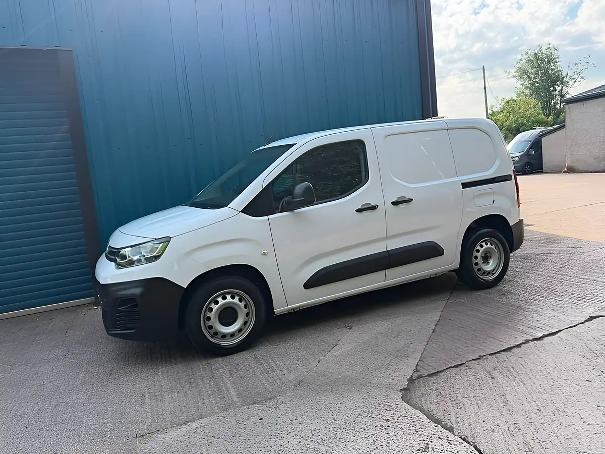 Used 2023 Citroen Berlingo Enterprise Edition White - Interior and Exterior details 9
