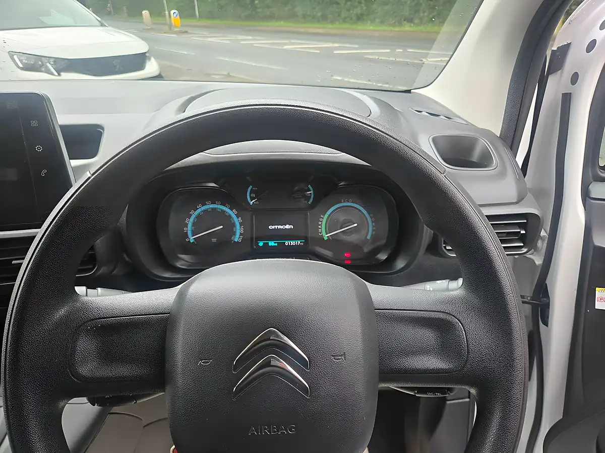 Used 2023 Citroen Berlingo Enterprise Edition White - Interior and Exterior details 14