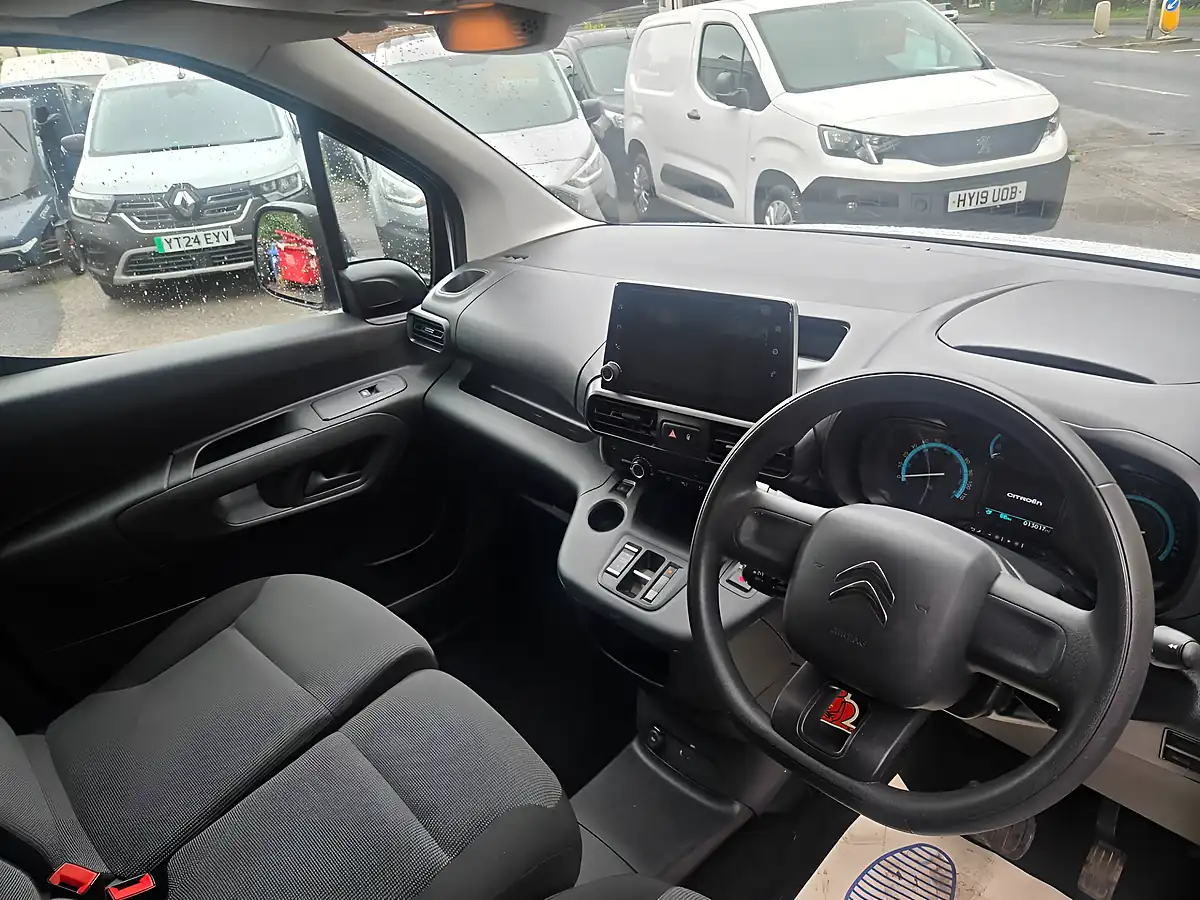 Used 2023 Citroen Berlingo Enterprise Edition White - Interior and Exterior details 15