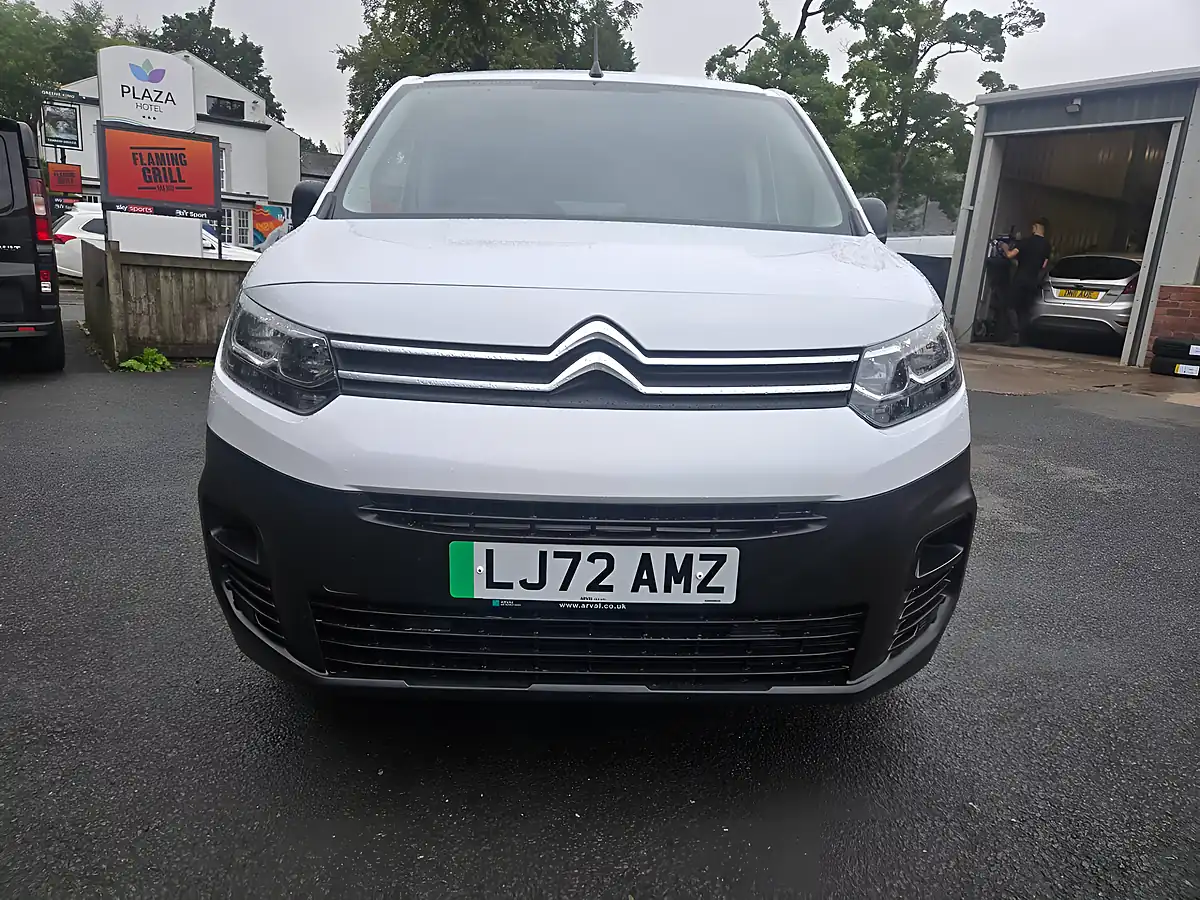 Used 2023 Citroen Berlingo Enterprise Edition White - Interior and Exterior details 2