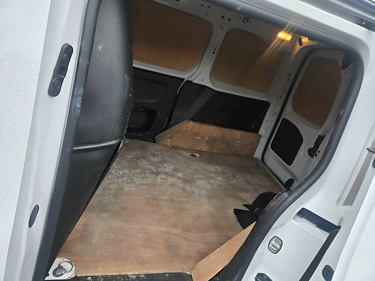 Used 2023 Citroen Berlingo Enterprise Edition White - Interior and Exterior details 6