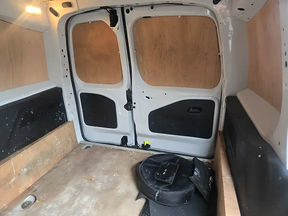 Used 2023 Citroen Berlingo Enterprise Edition White - Interior and Exterior details 7