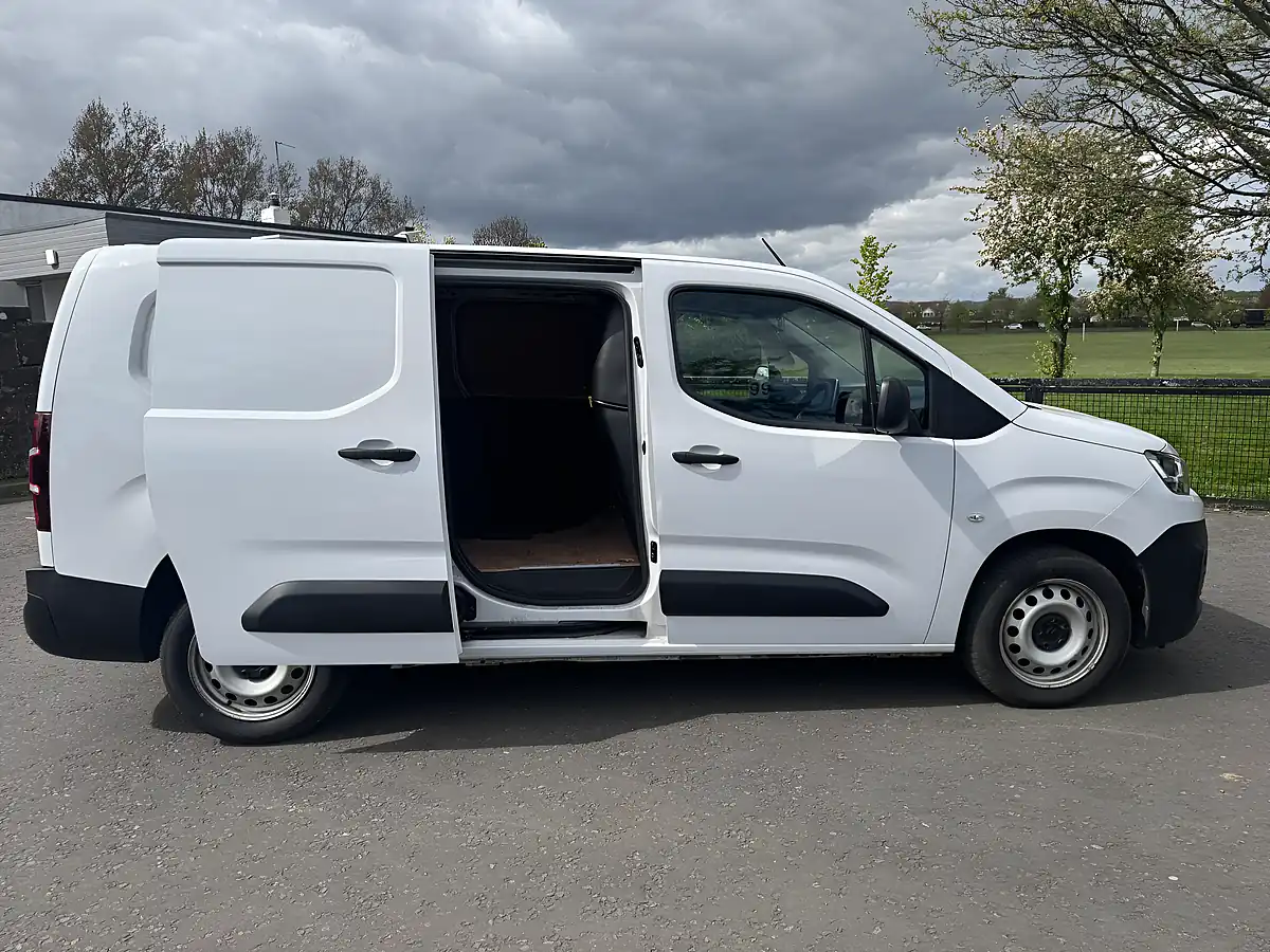 Used 2023 Citroen Berlingo Enterprise Edition Xl White - Interior and Exterior details 11