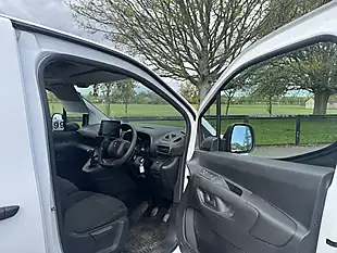 Used 2023 Citroen Berlingo Enterprise Edition Xl White - Interior and Exterior details 15