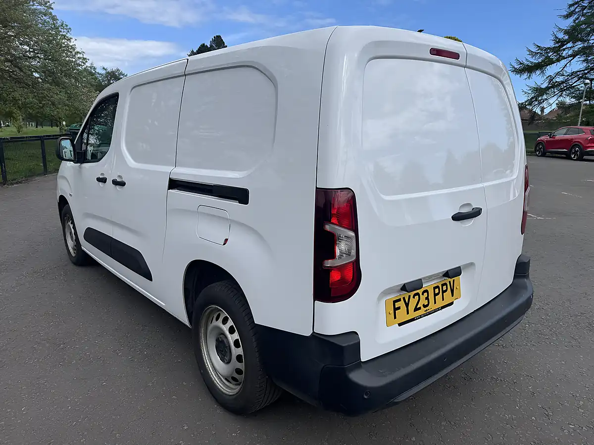 Used 2023 Citroen Berlingo Enterprise Edition Xl White - Interior and Exterior details 5