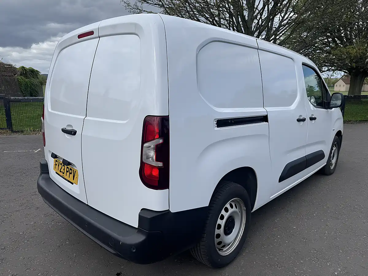 Used 2023 Citroen Berlingo Enterprise Edition Xl White - Interior and Exterior details 7