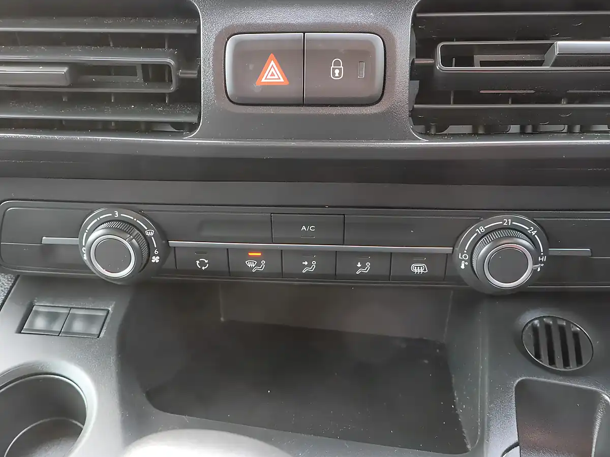 Used 2023 Citroen Berlingo Enterprise Metallic Grey - Interior and Exterior details 20