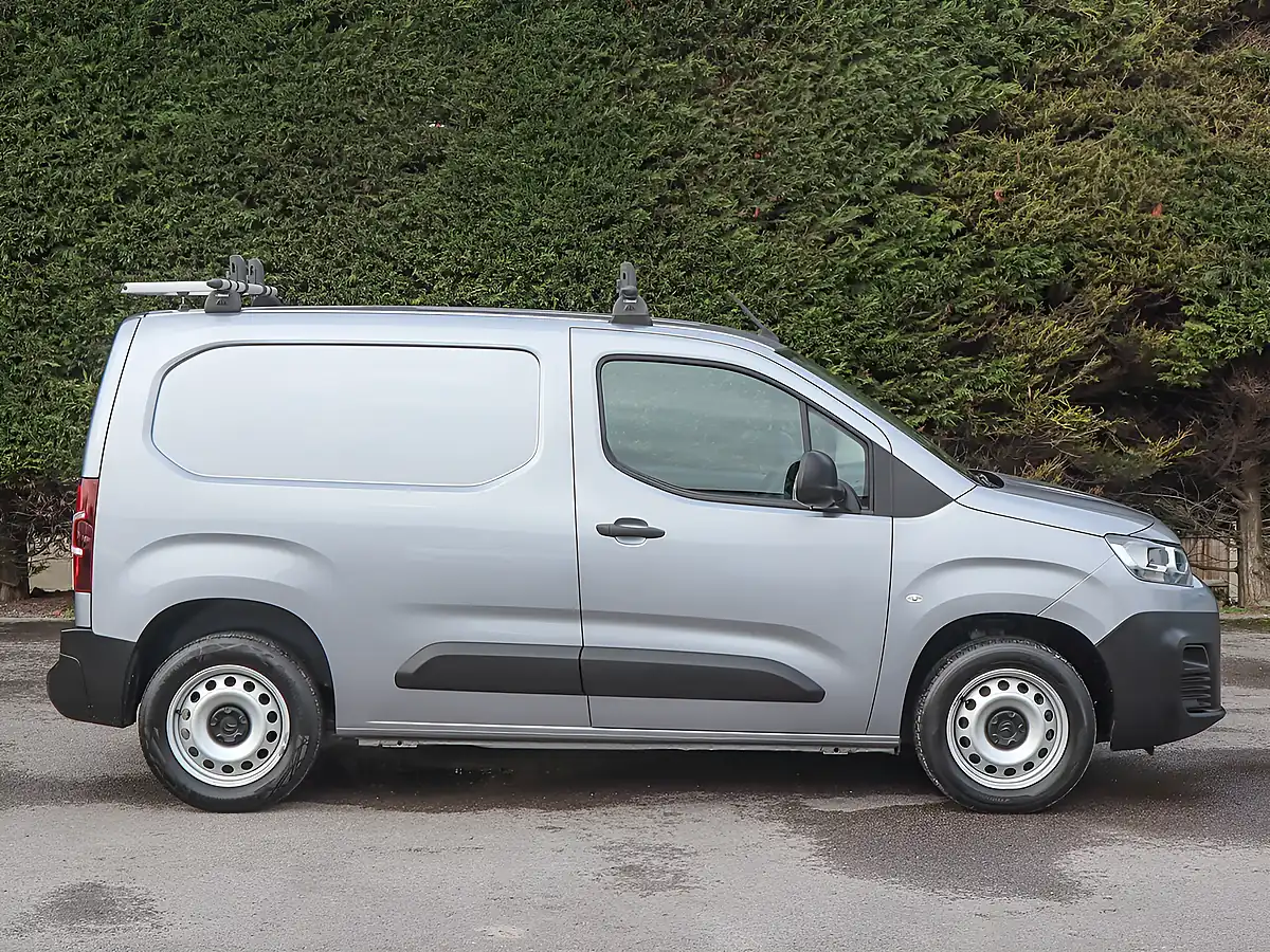 Used 2023 Citroen Berlingo Enterprise Metallic Grey - Interior and Exterior details 5