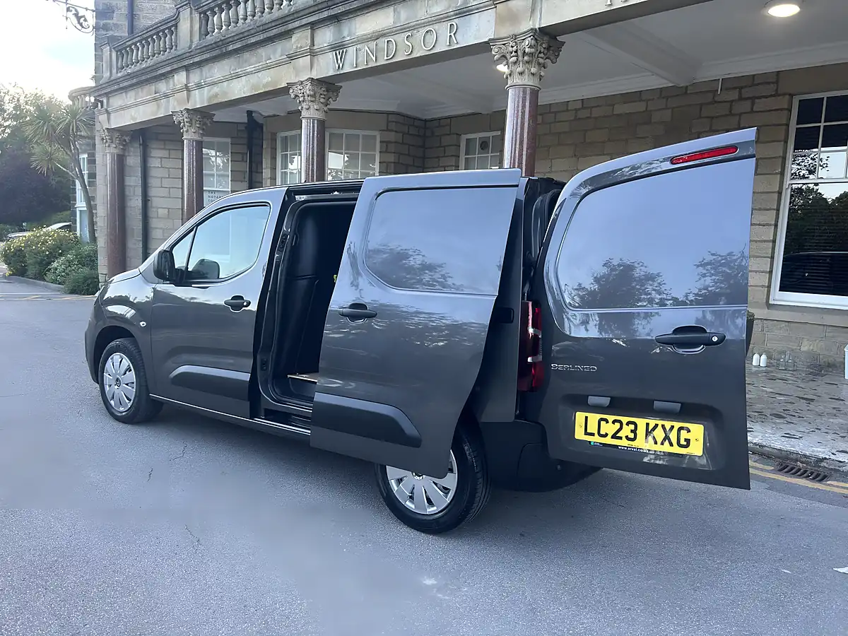 Used 2023 Citroen Berlingo Enterprise Professional Metallic Platinum Grey - Interior and Exterior details 5