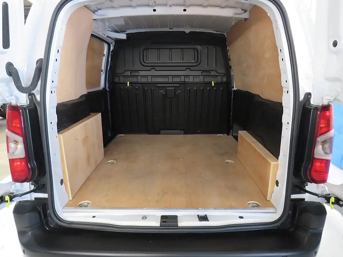 Used 2023 Citroën Berlingo Enterprise White - Interior and Exterior details 5