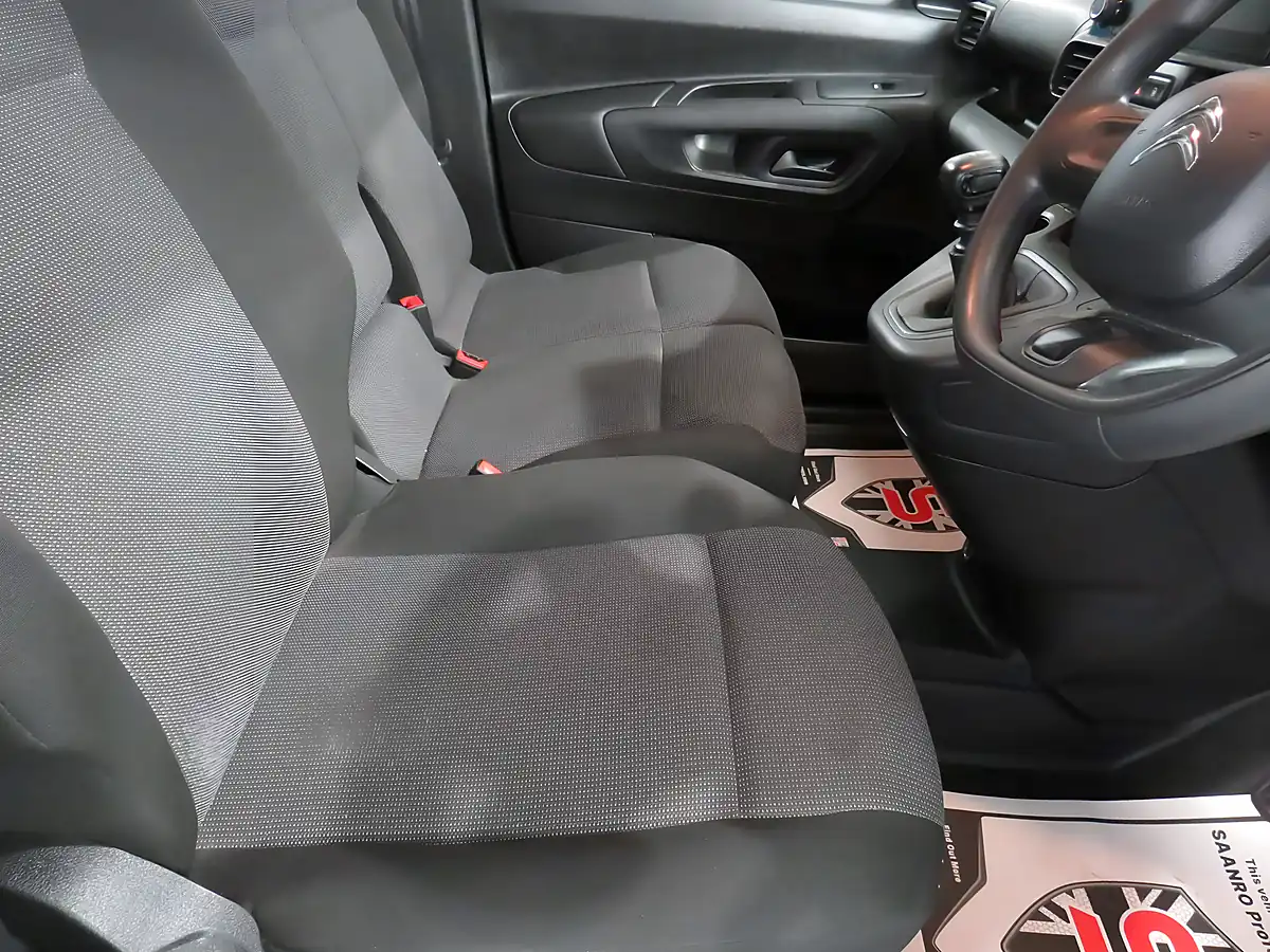 Used 2023 Citroën Berlingo Enterprise White - Interior and Exterior details 8