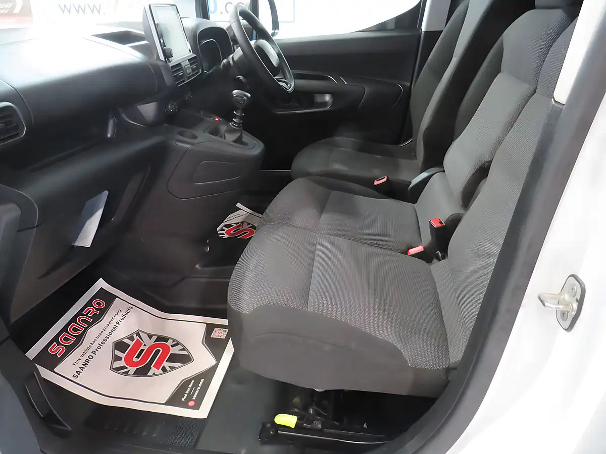 Used 2023 Citroen Berlingo Enterprise White - Interior and Exterior details 11