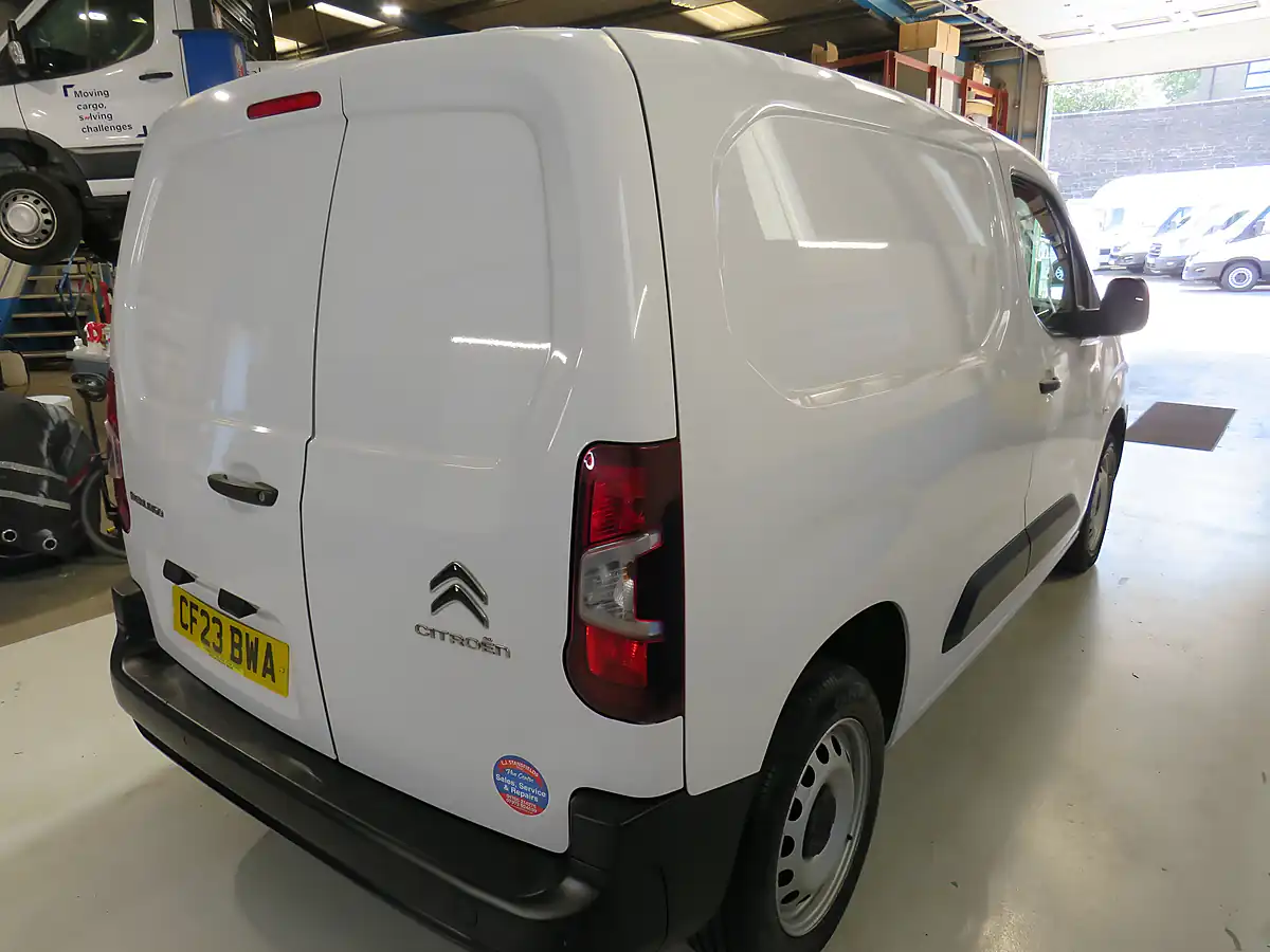 Used 2023 Citroen Berlingo Enterprise White - Interior and Exterior details 3