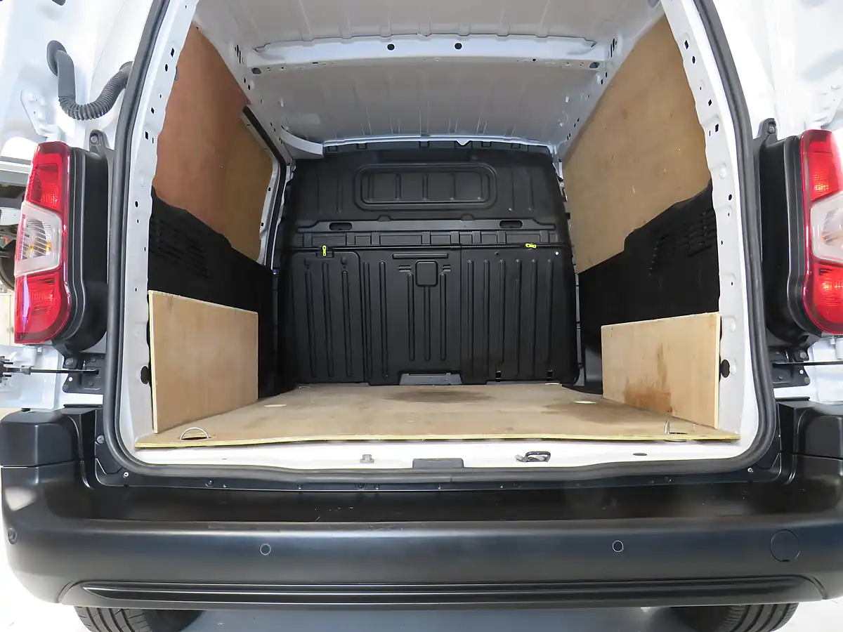 Used 2023 Citroen Berlingo Enterprise White - Interior and Exterior details 5