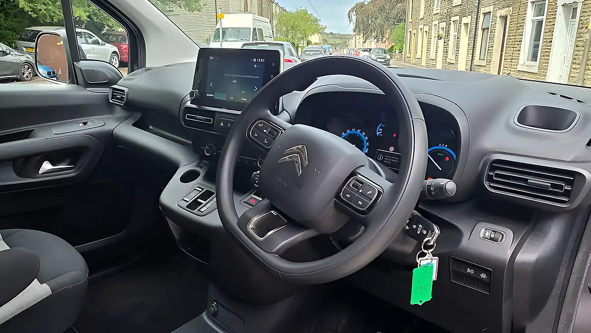 Used 2023 Citroen Berlingo Feel M Grey - Interior and Exterior details 9