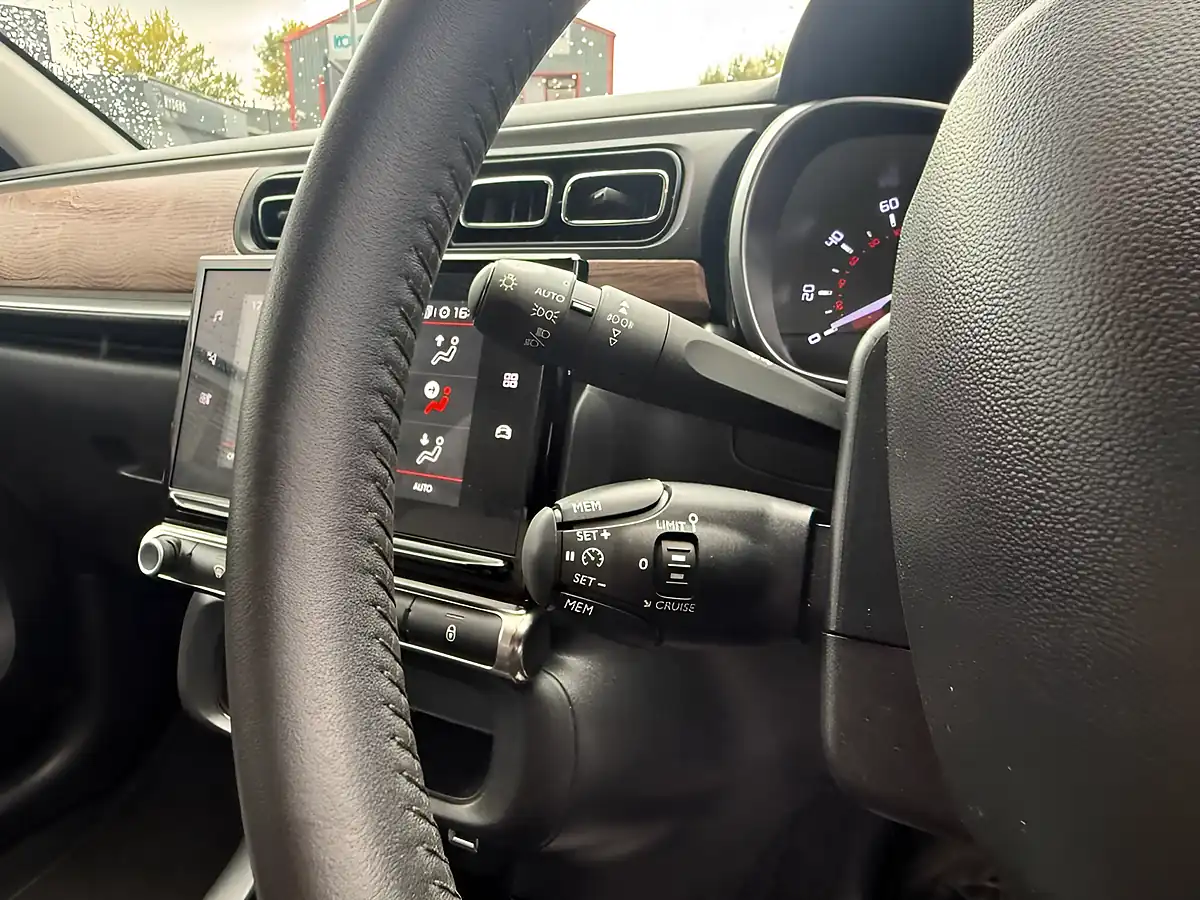 Used 2023 Citroen C3 Max Blue - Interior and Exterior details 12