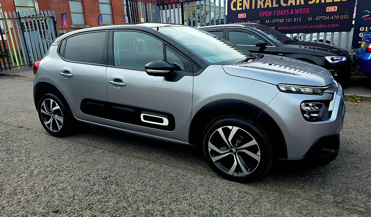 Used 2023 Citroen C3 Shine Plus Grey - Front View
