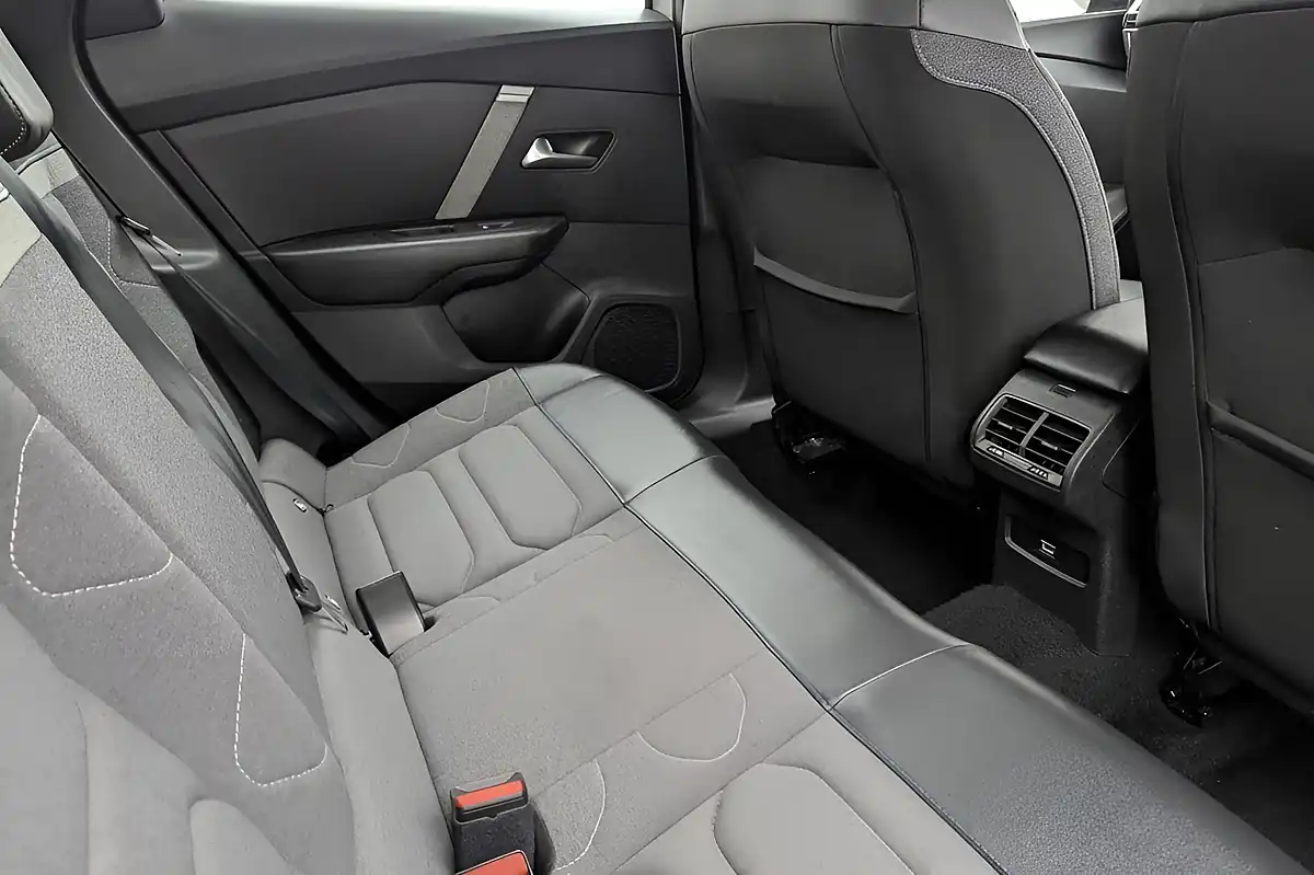 Used 2023 Citroen C4 Sense White - Interior and Exterior details 14