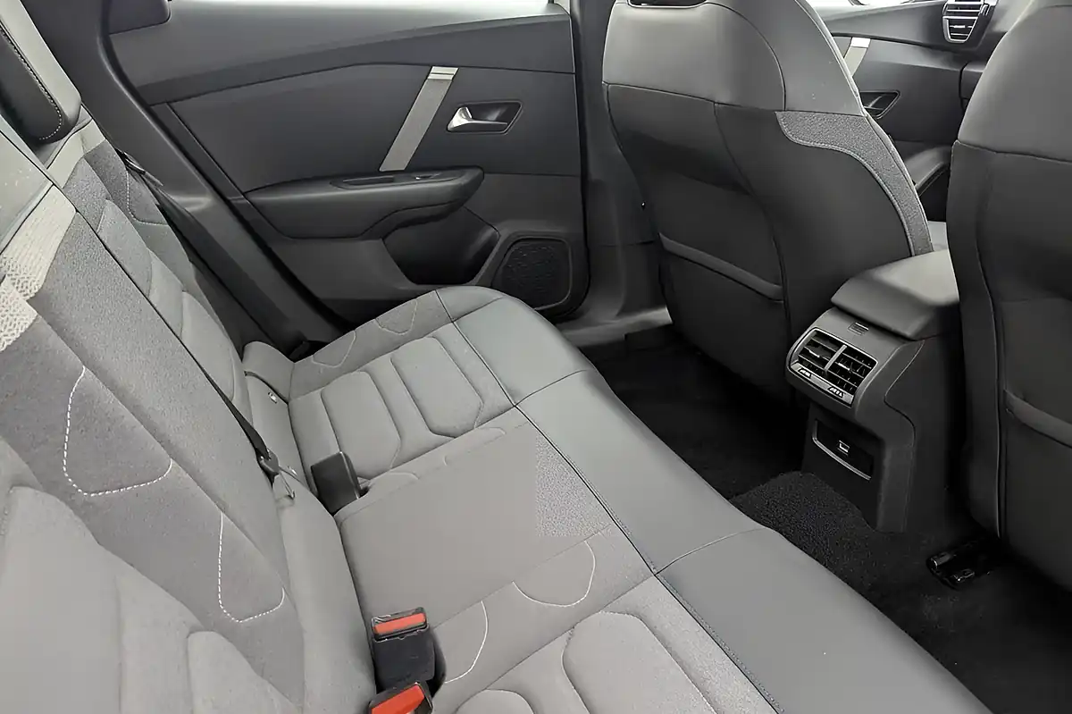 Used 2023 Citroen C4 Sense White - Interior and Exterior details 15