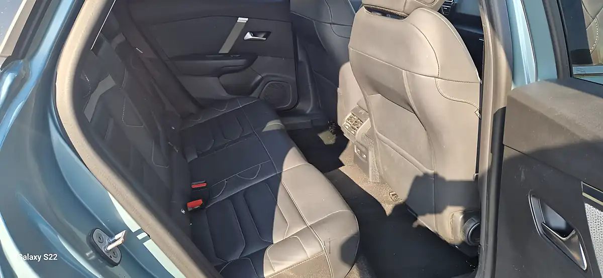Used 2023 Citroen C4 Shine Plus Blue - Interior and Exterior details 14