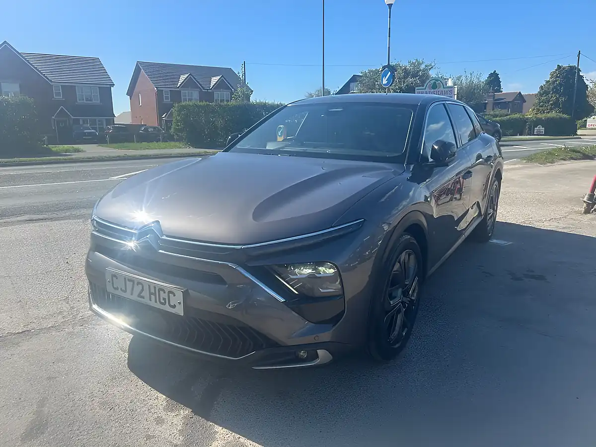 Used 2023 Citroen C5 X Shine Grey - Interior and Exterior details 10
