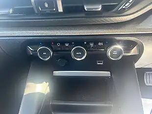 Used 2023 Citroen C5 X Shine Grey - Interior and Exterior details 14