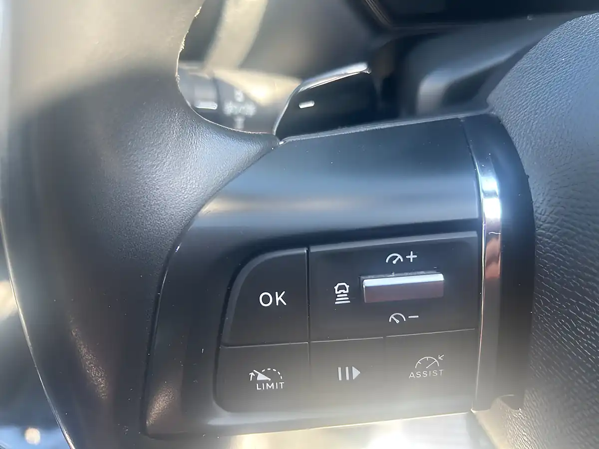 Used 2023 Citroen C5 X Shine Grey - Interior and Exterior details 15