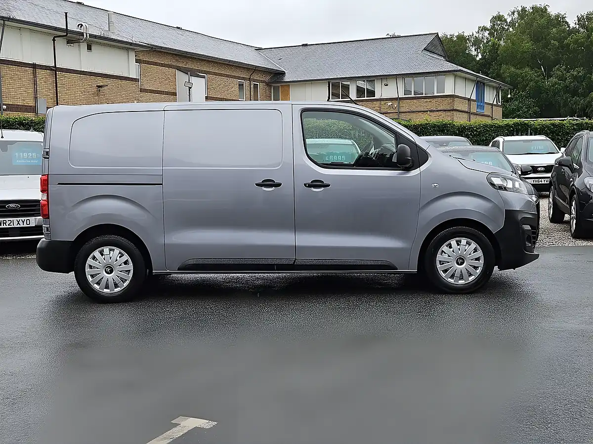 Used 2023 Citroen Dispatch Enterprise Edition M Cumulus Grey - Metallic - Interior and Exterior details 8