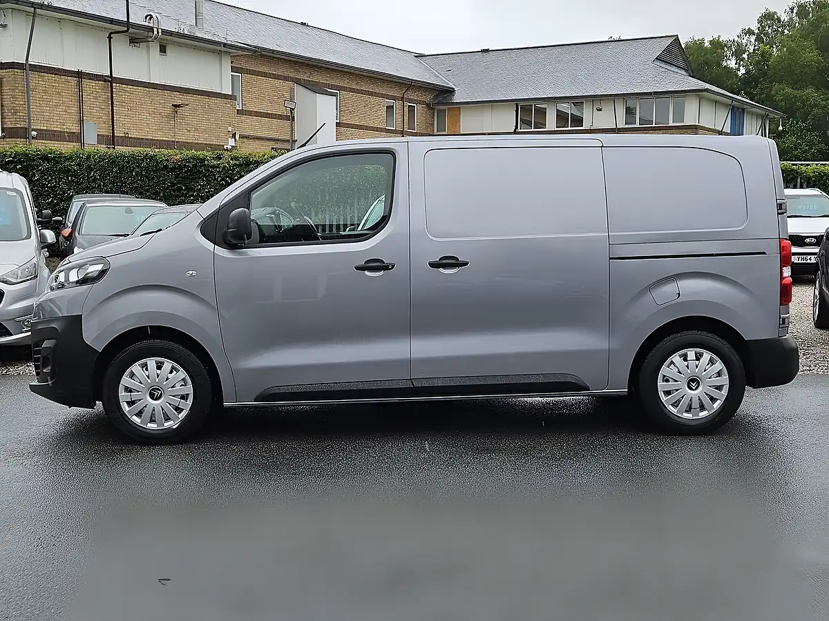 Used 2023 Citroen Dispatch Enterprise Edition M Cumulus Grey - Metallic - Interior and Exterior details 9