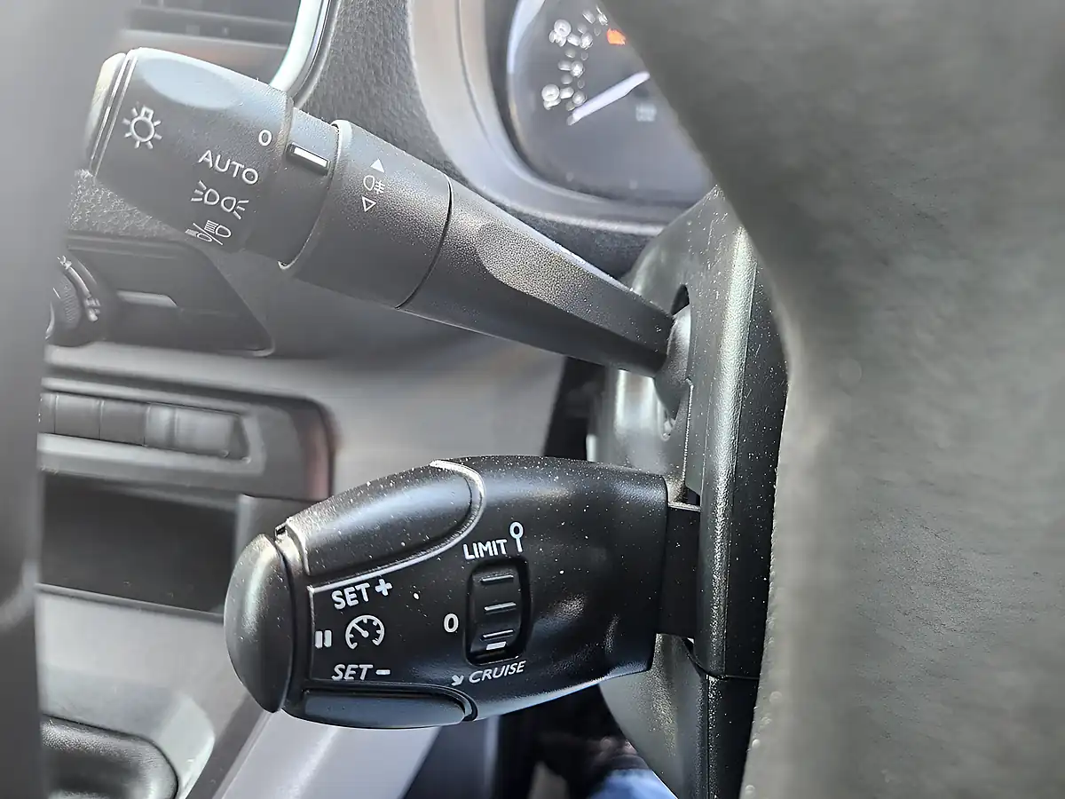 Used 2023 Citroen Dispatch Enterprise Edition M Platinum Grey - Metallic - Interior and Exterior details 16