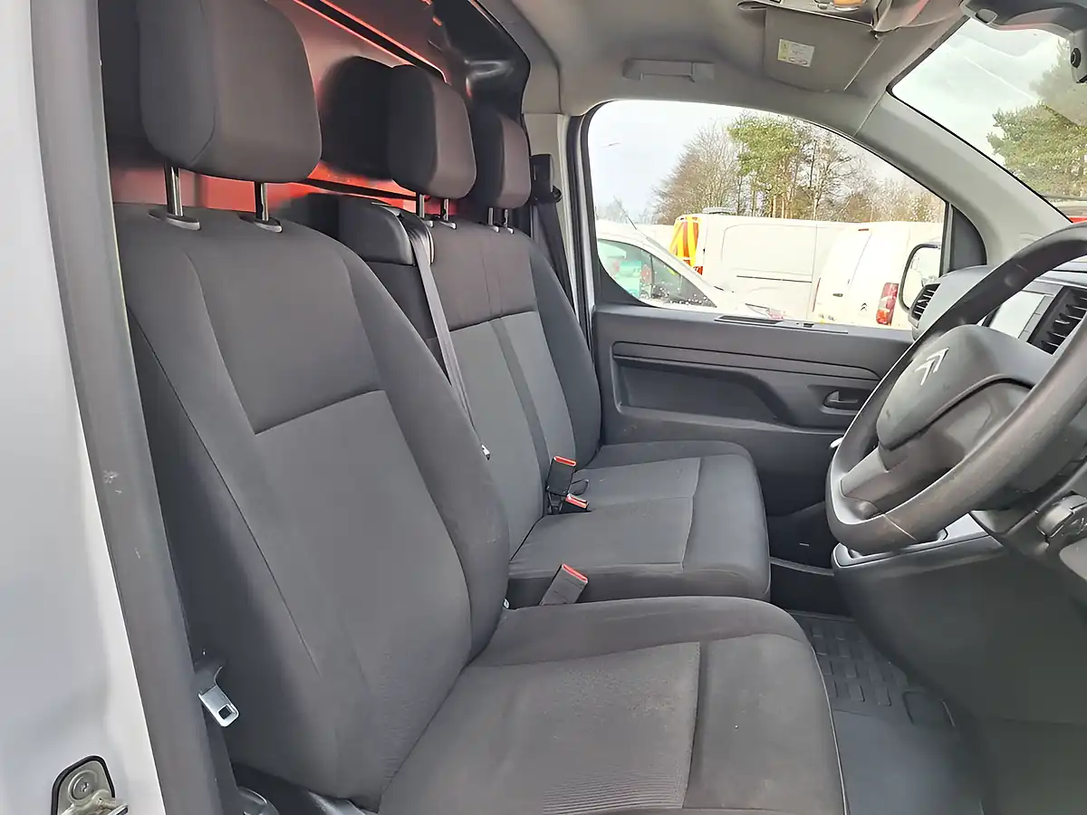 Used 2023 Citroen Dispatch Enterprise Edition M White - Interior and Exterior details 15