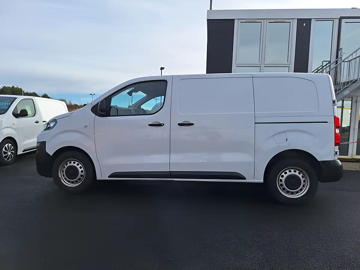 Used 2023 Citroen Dispatch Enterprise Edition M White - Interior and Exterior details 6