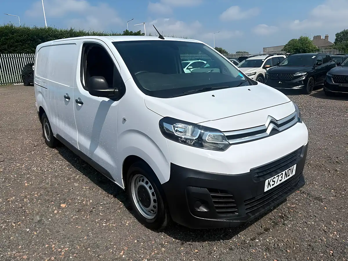 Used 2023 Citroen Dispatch Enterprise Edition M White - Front View