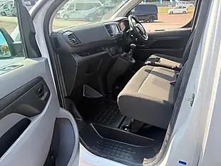 Used 2023 Citroen Dispatch Enterprise Edition M White - Interior and Exterior details 10