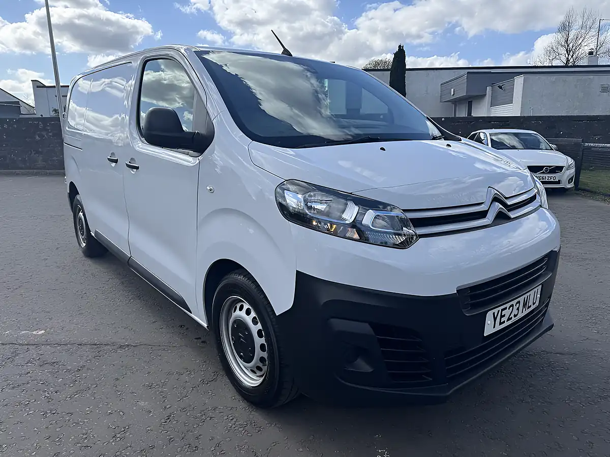Used 2023 Citroen Dispatch Enterprise Edition M White - Front View